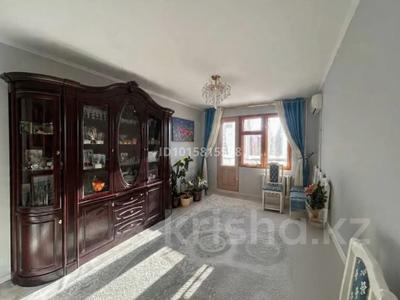 3-бөлмелі пәтер · 64 м² · 3/5 қабат, Ихсанова 87, бағасы: 20 млн ₸ в Уральске, мкр Школьник