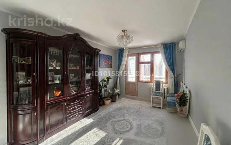 3-бөлмелі пәтер · 64 м² · 3/5 қабат, Ихсанова 87, бағасы: 20 млн ₸ в Уральске, мкр Школьник — фото 2