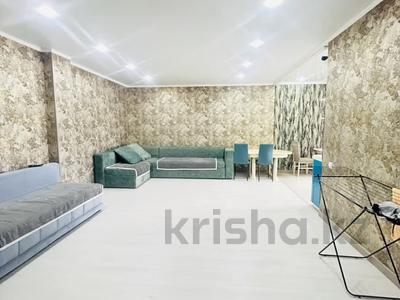 2-бөлмелі пәтер · 80 м² · 4/6 қабат, Жеңіс ш/а 32/1, бағасы: 230 000 ₸ в Уральске, мкр Женис