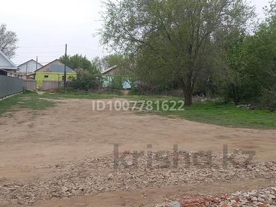 Жер телімі · 10 сотық, Ск.Хлебокомбинат 72 — Возле Жиенбаева, бағасы: 3 млн 〒 в Актобе, мкр Гормолзавод