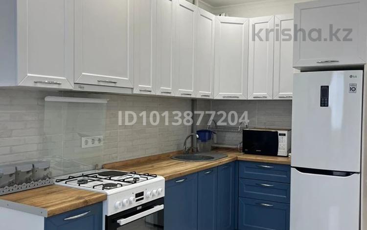 2-комнатная квартира · 46 м² · 3/10 этаж, мкр Аксай-5 25 за 39.5 млн ₸ в Алматы, Ауэзовский р-н — фото 2