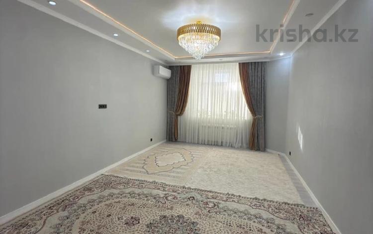 3-бөлмелі пәтер · 109.2 м² · 2/5 қабат, мкр. Алтын орда 351В, бағасы: 43 млн ₸ в Актобе — фото 2