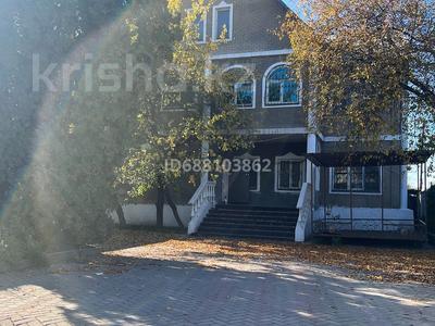 Отдельный дом • 8 комнат • 571 м² • 9.05 сот., Андронникова 33 за 100 млн 〒 в Алматы, Турксибский р-н