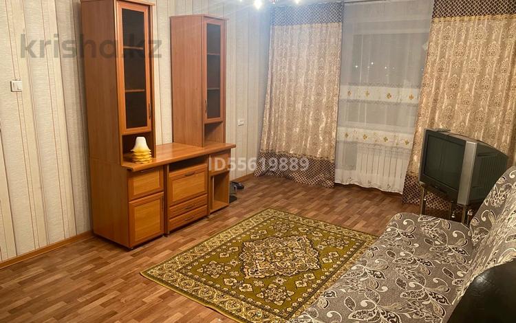2-комнатная квартира, 50 м², 3/10 этаж помесячно, Назарбаева за 100 000 〒 в Павлодаре — фото 6