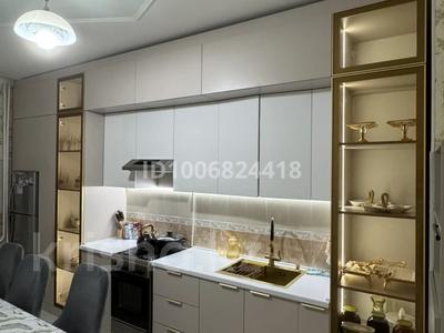 3-комнатная квартира · 97 м² · 11/16 этаж, мкр. Алмагуль, Мкр алмагуль за 35 млн 〒 в Атырау