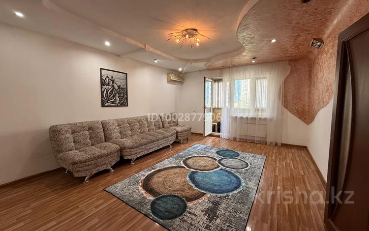 3-комнатная квартира · 97 м² · 4/9 этаж, мкр Аксай-1А за 350 000 ₸ в Алматы, Ауэзовский р-н — фото 6