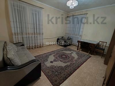 2-бөлмелі пәтер · 60 м² · 2/2 қабат, Казбекова 28 — Возле поликлиники, бағасы: 10 млн ₸ в Балхаше