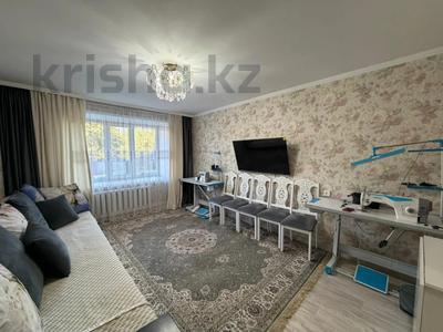 3-комнатная квартира · 58.2 м² · 1/5 этаж, Островского за 28 млн ₸ в Семее