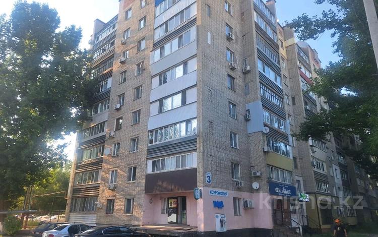 3-комнатная квартира, 61 м², 5/9 этаж, есенжанова 3 — Есенжанова д 3 Продажа Квартиры Район: Омега Комнат: 3 за 13.5 млн 〒 в Уральске — фото 2