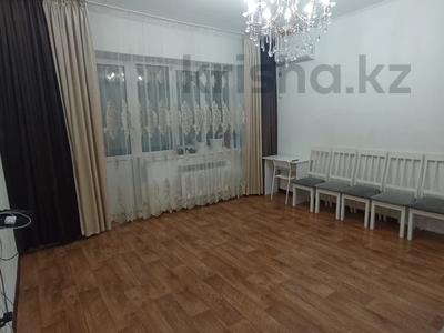 2-бөлмелі пәтер · 64.1 м² · 1/5 қабат, 4 ш/а, бағасы: 22 млн ₸ в Уральске, мкр 4