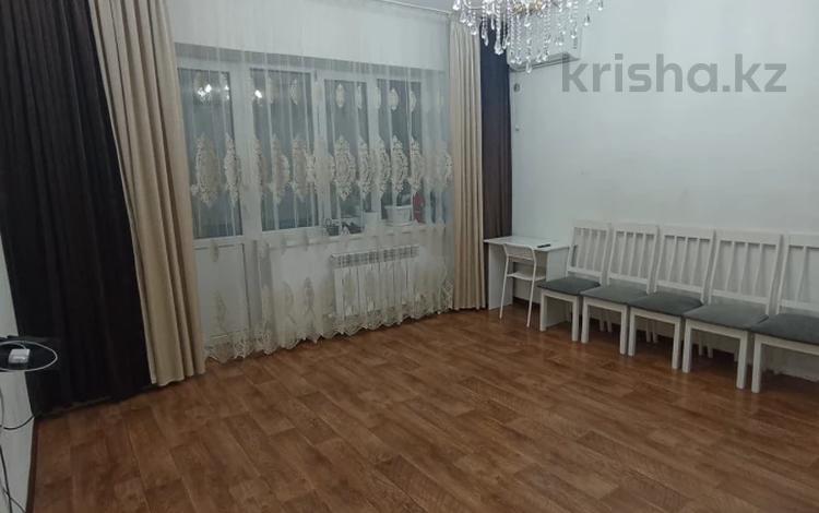 2-бөлмелі пәтер · 64.1 м² · 1/5 қабат, 4 ш/а, бағасы: 22 млн ₸ в Уральске, мкр 4 — фото 2