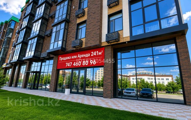 Свободное назначение, офисы, магазины и бутики, склады, общепит, салоны красоты, бани, гостиницы и зоны отдыха, медцентры и аптеки, образование, развлечения · 241 м² за 148 млн ₸ в Атырау, мкр Нурсая — фото 2