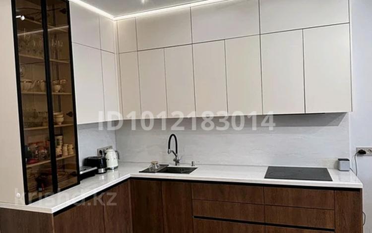 3-комнатная квартира · 71 м² · 12/13 этаж, ул. Кабанбай батыра 252 за 75 млн ₸ в Алматы, Алмалинский р-н — фото 4