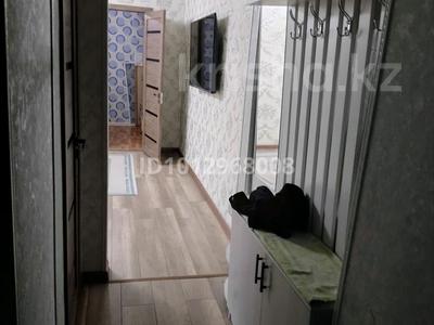 3-комнатная квартира · 60 м² · 2/5 этаж, Толе би 2 — Перед домом стоить Дос-нар за 120 000 ₸ в Таразе