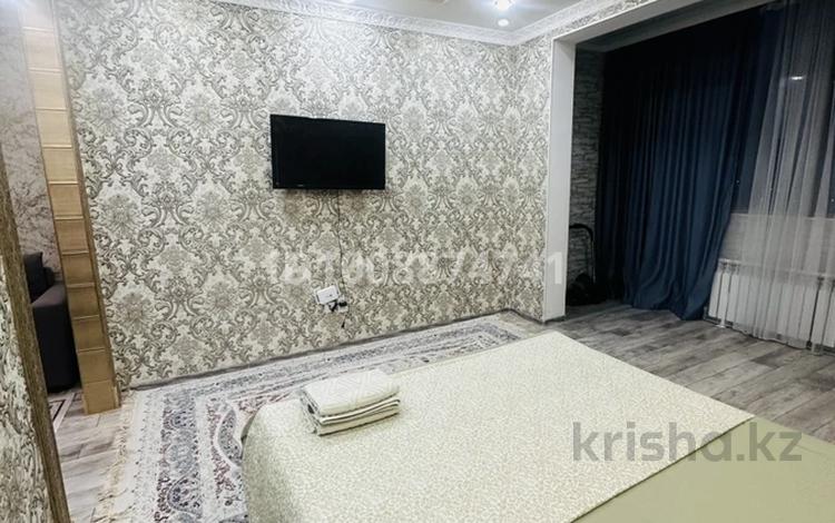 1-комнатная квартира · 42 м² · 10/10 этаж, мкр Аксай-5 25 — Маречека Момышулы за 18 000 ₸ в Алматы, Ауэзовский р-н — фото 2