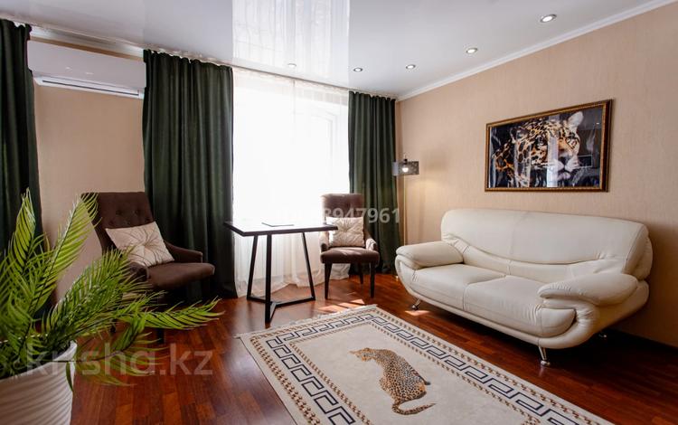 1-комнатная квартира, 45 м², 2 этаж посуточно, проспект Аль-Фараби 38 за 13 000 〒 в Костанае — фото 5