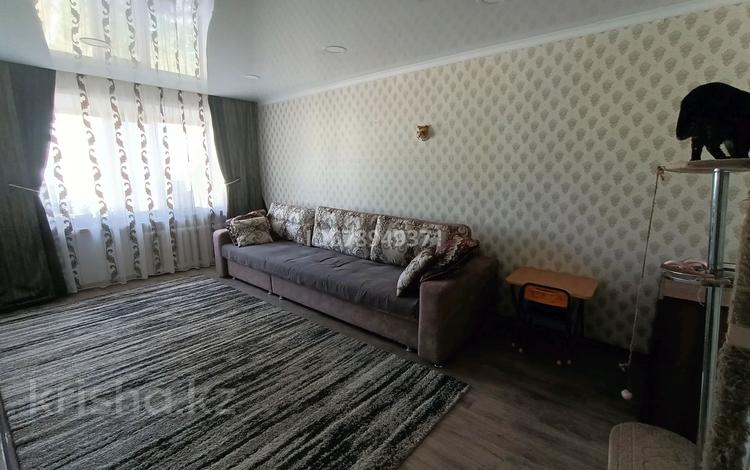 3-комнатная квартира, 59 м², 4/5 этаж, 2 мкр 10 за 11 млн 〒 в Лисаковске — фото 2