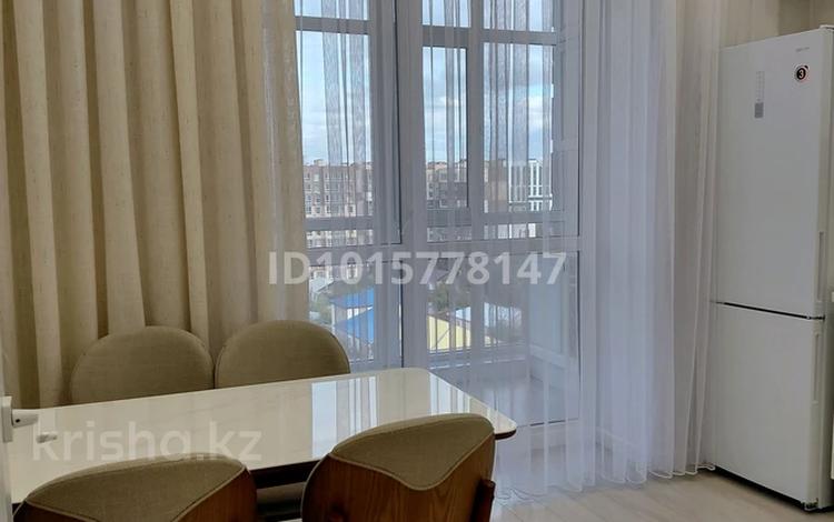 1-комнатная квартира · 37 м², Алихан Бокейхан 13 за 30 млн ₸ в Астане, Есильский р-н — фото 2