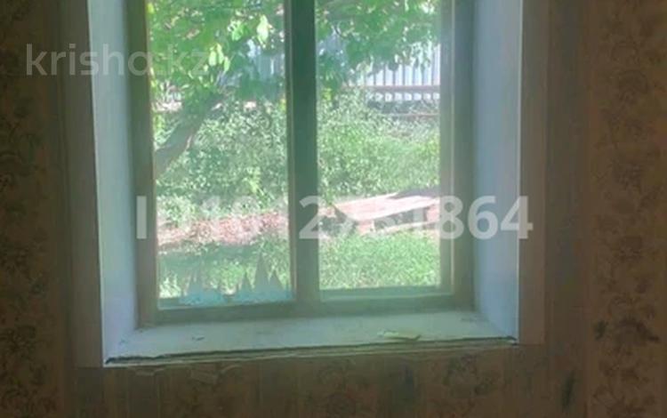 Отдельный дом · 2 комнаты · 80 м² · 5 сот., мкр Кунаева 267 за 100 000 ₸ в Уральске — фото 2