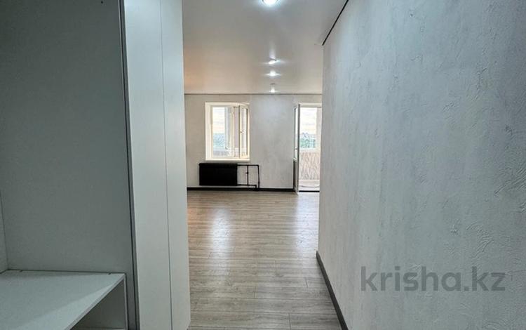 1-бөлмелі пәтер · 42 м² · 10/10 қабат, 12 ш/а. 20, бағасы: 15 млн ₸ в Актобе, мкр 12 — фото 2