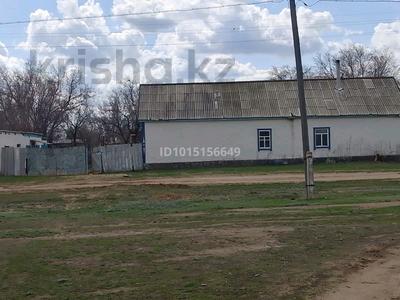 Отдельный дом · 6 комнат · 100 м² · 16 сот., . — Кобдинский район , село Калиновка за 1 млн ₸ в Актобе