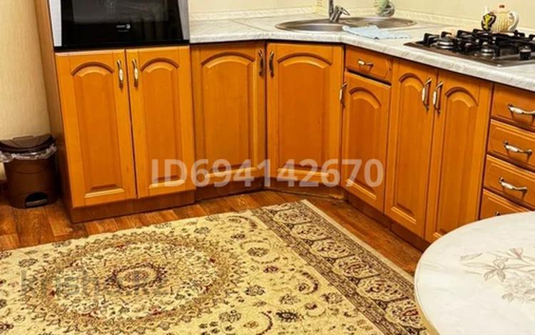 1-комнатная квартира · 42 м² · 1/5 этаж, мкр Айнабулак-4 170 за 180 000 ₸ в Алматы, Жетысуский р-н — фото 2