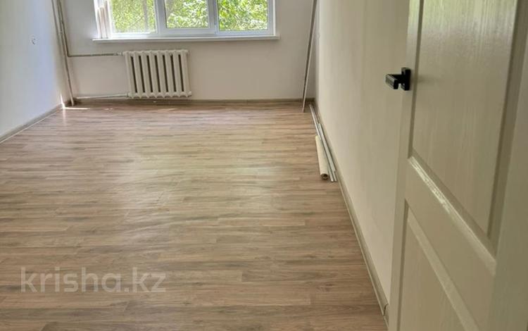 2-бөлмелі пәтер, 50 м², 1/5 қабат, 17мкр 3А, бағасы: 18.5 млн 〒 в Шымкенте — фото 2