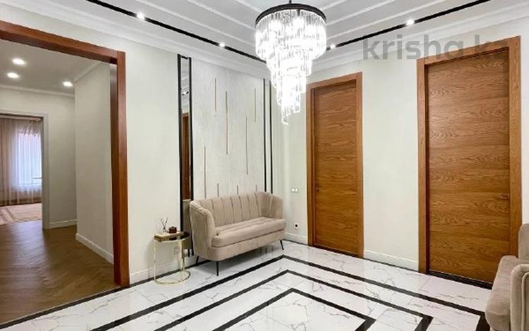 4-комнатная квартира · 205 м² · 4/9 этаж, Сауран за ~ 220 млн ₸ в Астане, Есильский р-н — фото 17
