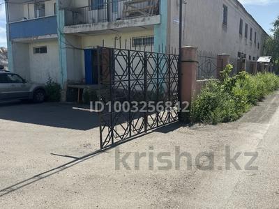 Коммерциялық жылжымайтын мүлік в Карагандинской обл.: Кеңселер, қоймалар, ойын-сауық · 1335 м², бағасы: 145 млн 〒 Кеңселер, қоймалар, ойын-сауық · 1335 м², бағасы: 145 млн 〒 в Караганде, Казыбек би р-н