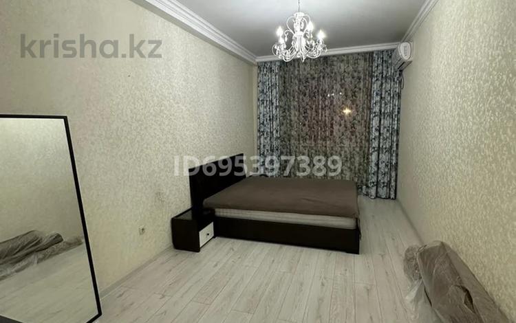 2-комнатная квартира, 80 м², 3/9 этаж помесячно, Валиханова 13а