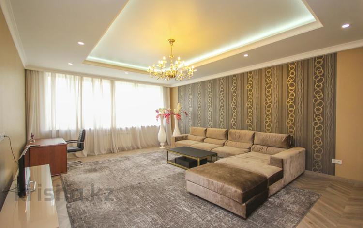 3-комнатная квартира, 130 м², Аль-Фараби 21 за 110 млн 〒 в Алматы, Бостандыкский р-н — фото 2