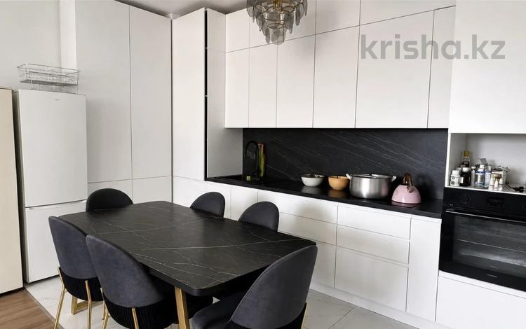 3-комнатная квартира · 112 м² · 6/12 этаж, мкр. Самал-3 15 за 125 млн ₸ в Алматы, Медеуский р-н — фото 2