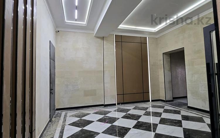 2-бөлмелі пәтер · 67.3 м² · 6/8 қабат, Мкр. 7А 25, бағасы: 28 млн ₸ в Актау, 18-й мкр  — фото 3