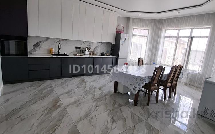 Отдельный дом · 5 комнат · 250 м² · 10 сот., Западный район 2/24 за 85 млн ₸ в Жезказгане — фото 2