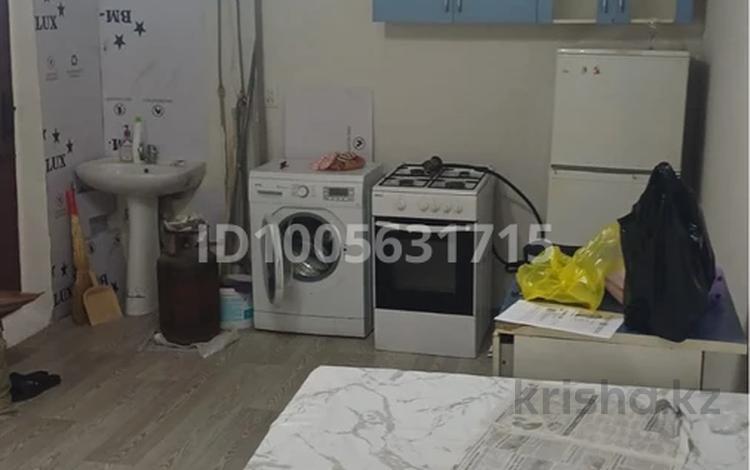 1-комнатная квартира · 18 м² · 1/5 этаж, Первомайская 24 — Ауэзова за 6 млн 〒 в Семее — фото 2