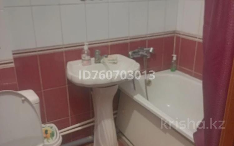 1-комнатная квартира · 35 м², Мухита 134 за 7 000 ₸ в Уральске — фото 2