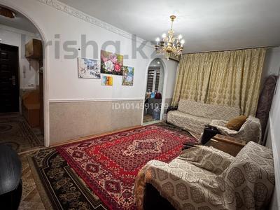 3-бөлмелі пәтер · 52 м² · 1/4 қабат, Достык 7 — За Пассажем, 21 школа, бағасы: 14 млн ₸ в Атырау