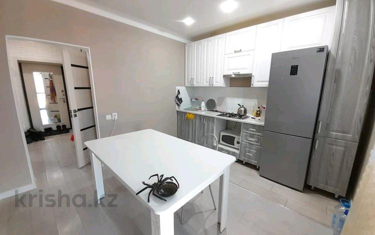 2-комнатная квартира · 67 м² · 9/9 этаж, Курмангазы 198 за 180 000 ₸ в Уральске — фото 13
