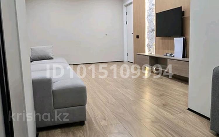2-бөлмелі пәтер · 60 м² · 1/5 қабат, 11-шағынаудан 213в — Угол улиц ельшибек батыра и Валиханова, бағасы: 35 млн ₸ в Шымкенте, Енбекшинский р-н — фото 2