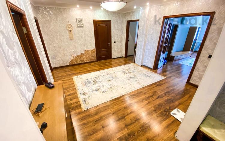 3-комнатная квартира · 131.1 м² · 7/10 этаж, Бактыгерея Кулманова 1а за 55 млн ₸ в Атырау — фото 14