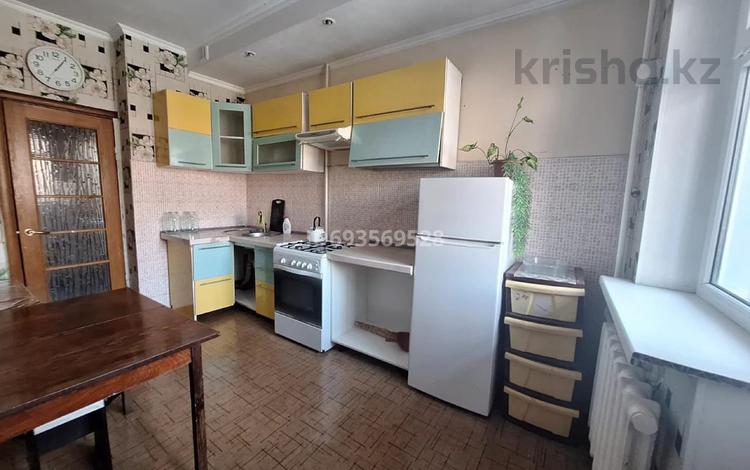 3-бөлмелі пәтер · 80 м² · 3/5 қабат, мкр Тастак-2 50, бағасы: 270 000 ₸ в Алматы, Алмалинский р-н — фото 3