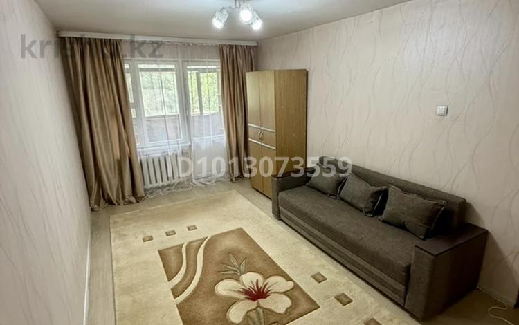 2-бөлмелі пәтер · 45 м² · 4/5 қабат, мкр Аксай-3 15, бағасы: 250 000 ₸ в Алматы, Ауэзовский р-н — фото 2