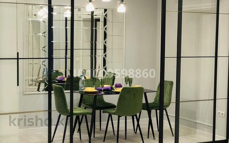 2-комнатная квартира · 70 м² · 9/18 этаж, 17-й мкр 6 за 500 000 ₸ в Актау — фото 3