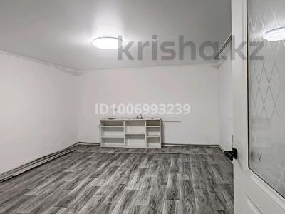 Отдельный дом · 5 комнат · 64 м², Осипенко 62 за 180 000 〒 в Алматы, Турксибский р-н