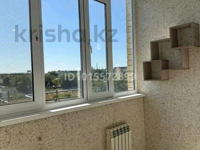 2-бөлмелі пәтер · 60 м² · 4/5 қабат, 4 ш/а 27/2, бағасы: 120 000 ₸ в Уральске, мкр 4