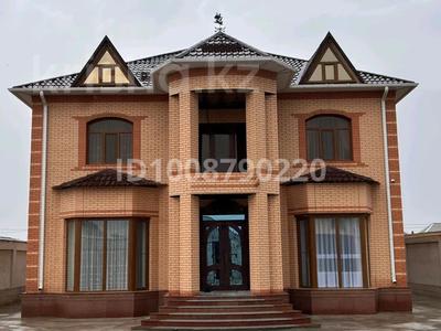 Отдельный дом · 8 комнат · 400 м² · 10 сот., Рыспеков 133 — Комунизм за 160 млн ₸ в Туркестане