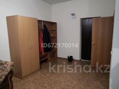1-комнатная квартира, 30 м², 2/3 этаж помесячно, Шарипова 2 за 75 000 〒 в Усть-Каменогорске