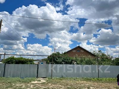 Жеке үй · 4 бөлме · 100 м² · 10 жүзд., Акжайк 4, бағасы: 10 млн ₸ в Пугачеве