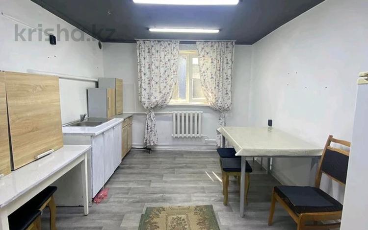 Отдельный дом · 3 комнаты · 75 м² · 6 сот., мкр Шубар 4 за 300 000 ₸ в Астане, Есильский р-н — фото 2