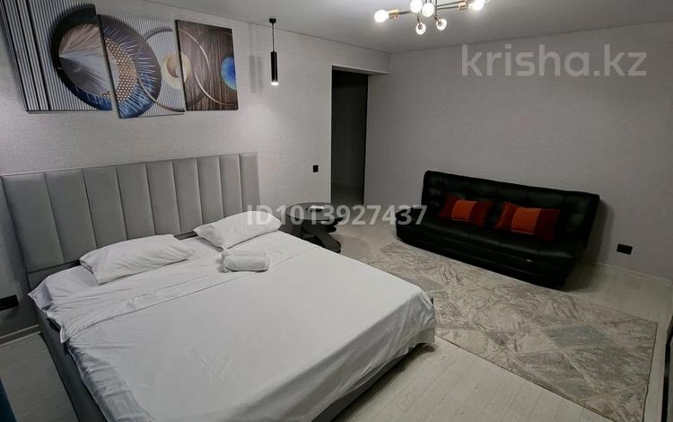 1-комнатная квартира · 45 м² · 1/5 этаж, Кердеры 127/1 — Льва Толстого за 12 000 ₸ в Уральске, мкр Школьник — фото 22
